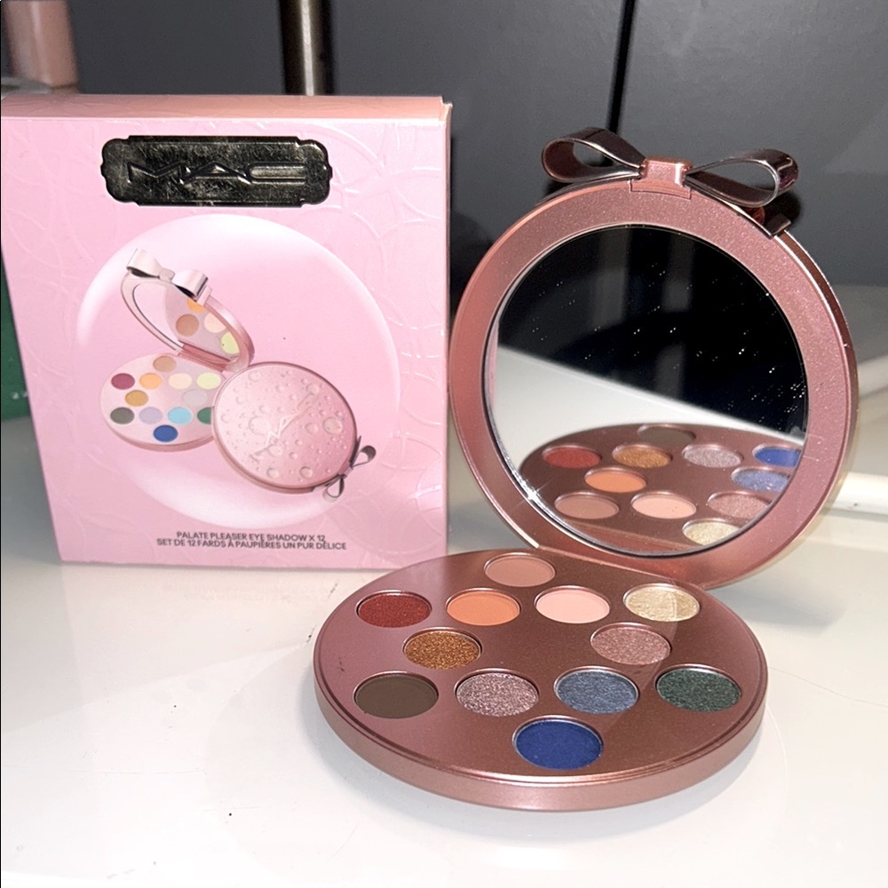 MAC Make-up Palate.